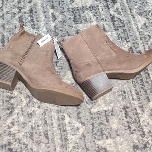 NWT Suede Booties 🤎🍂